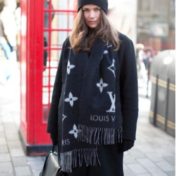 Louis Vuitton Accessories - Louis Vuitton Monogram double sided cashmere shawl